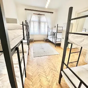  Hostel Jasmin