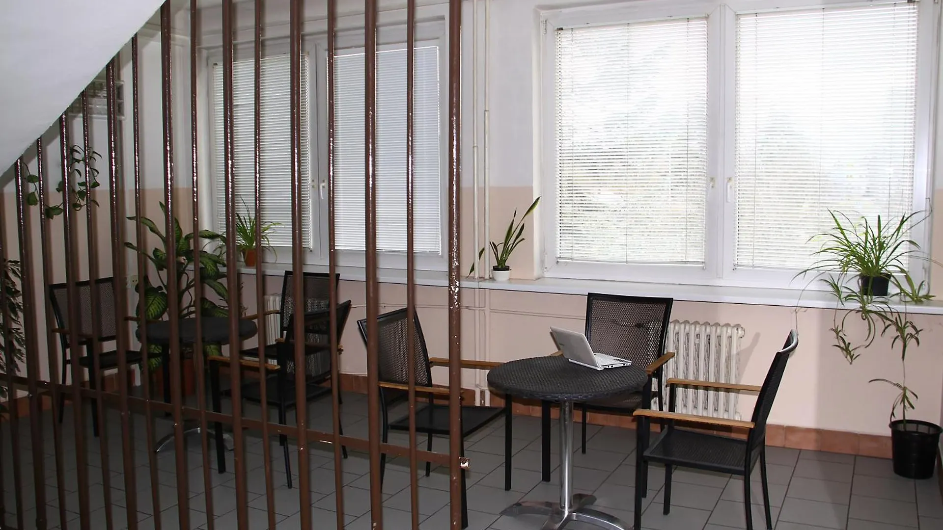 Hostel Modra Prague 0*,