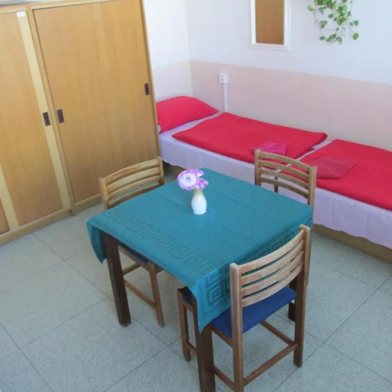 Hostel Modra Prague 0*,